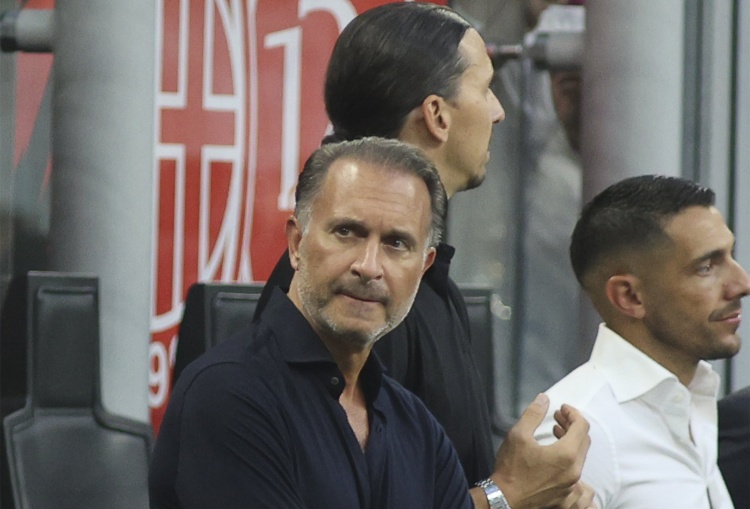 世界杯手机观看app下载-米体:米兰老板卡迪纳莱与管理层和囧叔会面,他上次回米兰是前年